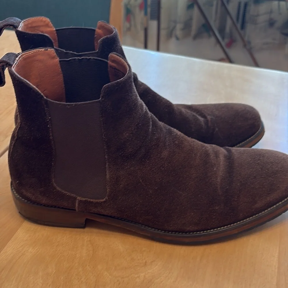 Vintage Foundry Co. Men's Brown Suede Boots. Size 10.5